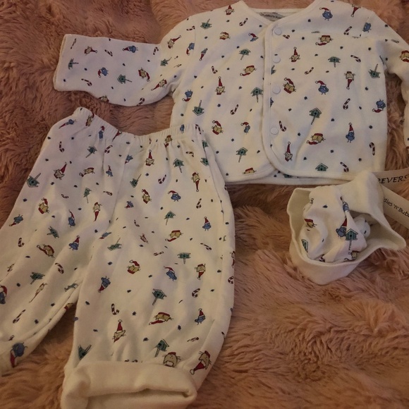 NEW with tags Matching Christmas baby pajama set with matching cap for head - Picture 1 of 6